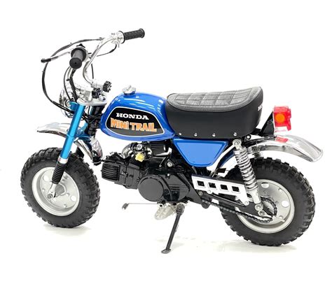 Lot - VINTAGE 1977 HONDA Z50 MINI TRAIL 110CC BIKE