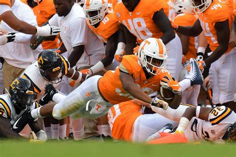 Tennessee Vols Football roll over East Tennessee State, 59-3 ...