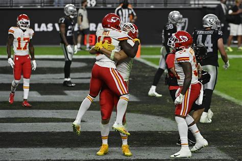 Chiefs score last to break Raiders’ hearts