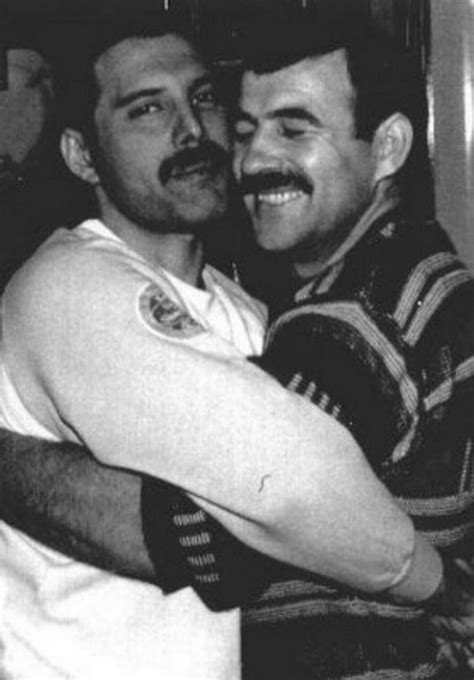 10+ Rare Pics Of Freddie Mercury And His Boyfriend From 1980s Reveal ...