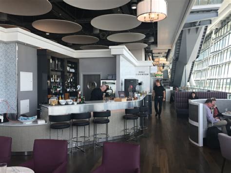 The 4 Best Airport Lounges at London's Heathrow Airport - See Her Travel