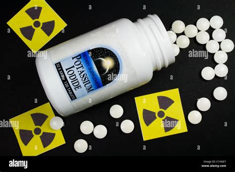 Potassium Iodide Pills - Treatment for Radiation Exposure (Iodine Tablets Stock Photo - Alamy