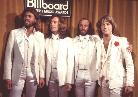 Veja imagens da carreira de Robin Gibb, dos Bee Gees - fotos em Famosos - EGO