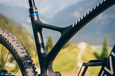 Deviate Guide Review – Far from mainstream | ENDURO Mountainbike Magazine