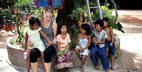 Avoid Orphanage Scams When Volunteering Abroad | Go Overseas