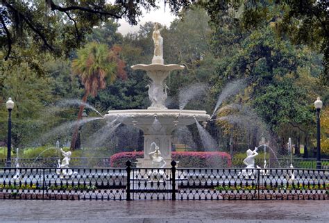 Fountain at Forsyth Park in Savannah, Georgia - Encircle Photos