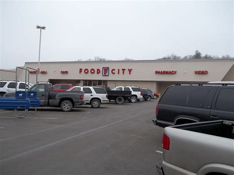 Food City, Pikeville, KY (North; former Winn-Dixie; 2005-2… | Flickr - Photo Sharing!