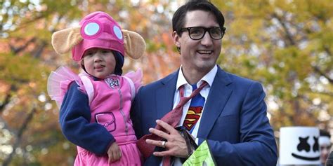 Justin Trudeau as Clark Kent for Halloween - Justin Trudeau Superman ...