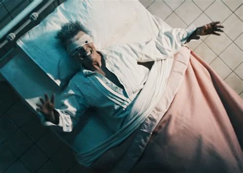 David Bowie's Last Music Video Hauntingly Refers to Death - Closer Weekly