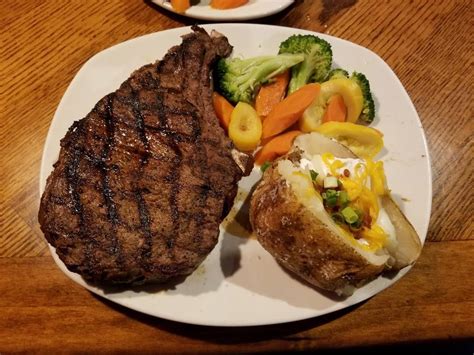 Outback Steakhouse | 633 N 48th St, Lincoln, NE 68504, USA