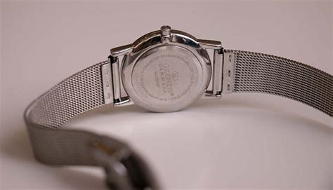 Vintage Minimalist Grenen Denmark by Skagen Watch with Pearly Dial – Vintage Radar