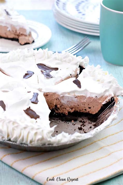 Chocolate Cheesecake Pie With Pudding - Cook Clean Repeat