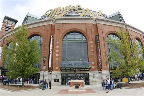 Top 10 Tourist Attractions in Milwaukee, Wisconsin | Things To Do in Milwaukee | Attractions of ...