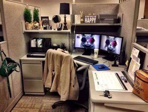 Gorgeous Cubicle Decoration Ideas 16 | Cubicle decor office, Work office decor, Work cubicle decor