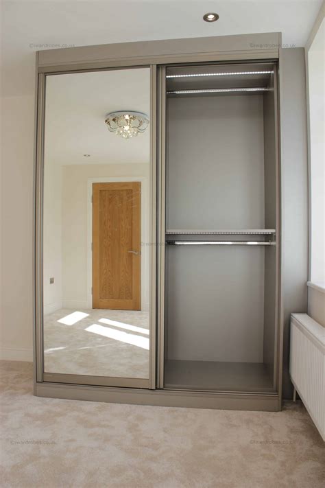 Fitted sliding mirror door wardrobe Putney - i-Wardrobes London