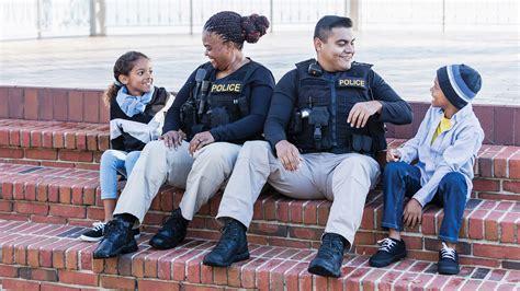 Community-oriented policing: still relevant? - American Police Beat Magazine