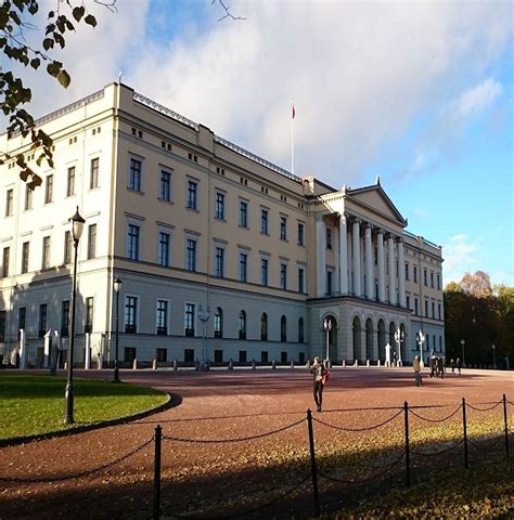 The Royal Palace » Oslo audio guide app » VoiceMap