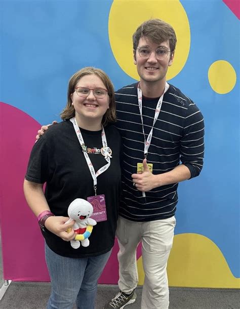 I met James at Vidcon I was so excited omg : r/theodd1sout