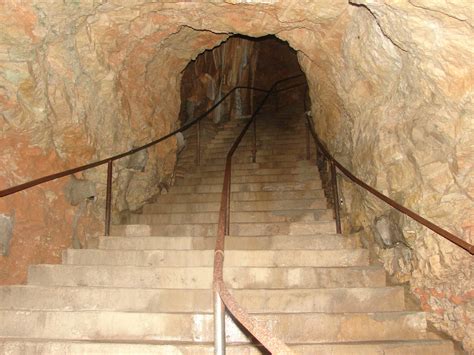 Meramec Caverns | St louis missouri, Cavern, Places ive been