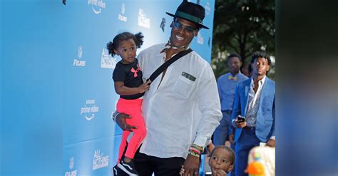 Cam Newton Girlfriend 2019 / Cam Newton Will Give Thanksgiving Meals To ...