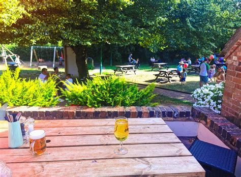 Best pubs in Leamington Spa with beer gardens! - Travel Across The Borderline