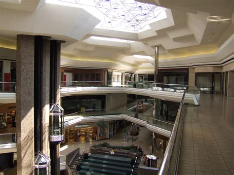 7 Stores And Shopping Centers Anyone Who Grew Up In Columbus Remembers And Loves