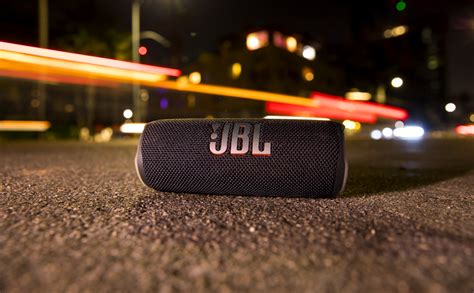 JBL Flip 6 | Portable Waterproof Speaker