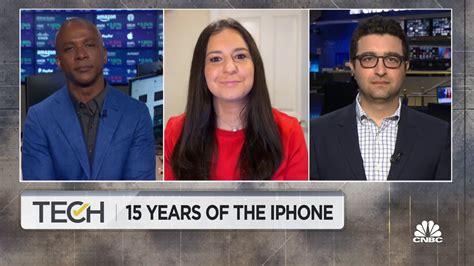 Former and current executives did not know the iPhone would grow to be ...