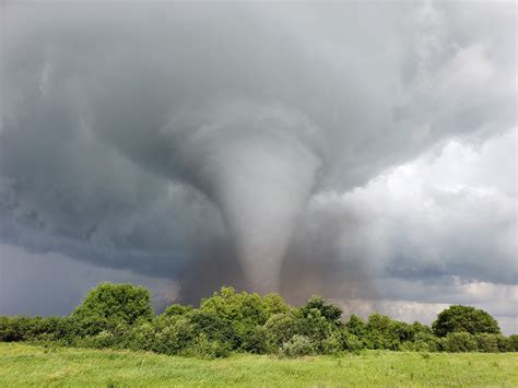 Image of the monster cone tornado earlier today. Absolutely stunning. *Not my image : r/minnesota