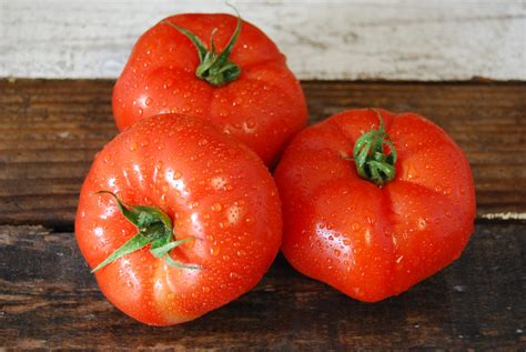 Beefsteak Tomatoes 1 lb | Daily Harvest Express