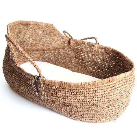 Handmade Moses Basket in Natural by Noro – Junior Edition