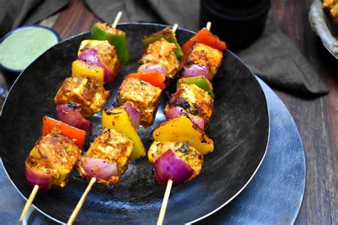 Tandoori Paneer Tikka on Tawa | How to make Dry Paneer Tikka ...