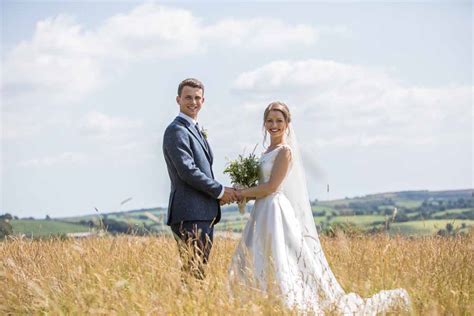 Thrifty couple had glamorous wedding with 70 guests for £5,000 - Wales ...