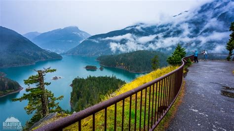 Diablo Lake Overlook in Autumn