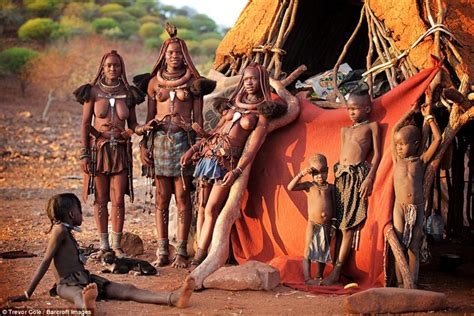 Ảnh: Bộ lạc Himba có phụ nữ để ngực trần ở châu Phi - Vĩnh Long Online