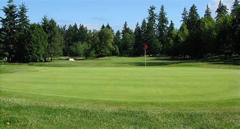 Lynnwood Golf Course - Pacific Coast Golf Guide