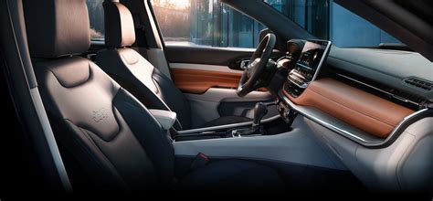 2023 Jeep® Compass Interior - Seating, Cargo, and More