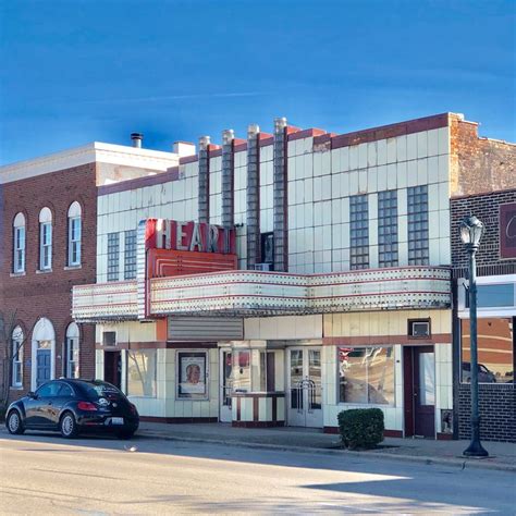 Heart Theatre in Effingham, Illinois. Paul Chandler February 2019. | Effingham, Historic ...