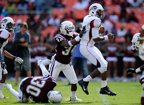 Howard football vs. Morehouse: Greg McGhee powers Bison to win at RFK Stadium - The Washington Post