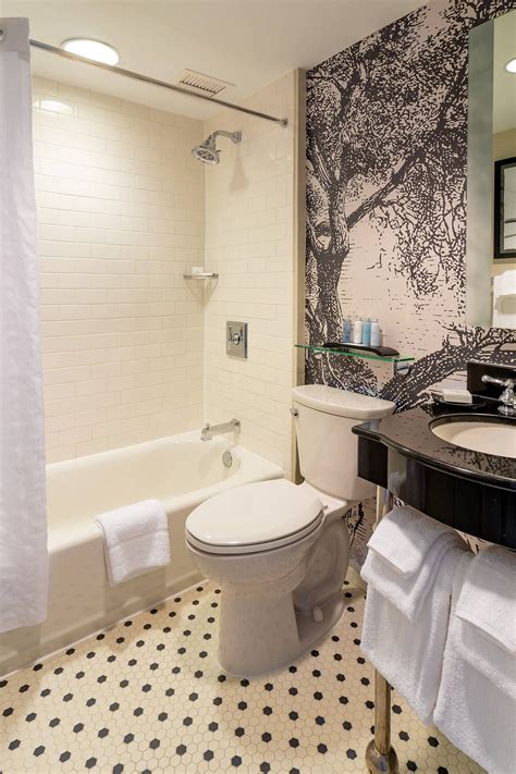 18 Romantic Hotels with Jacuzzi in Room in Williamsburg, VA ️