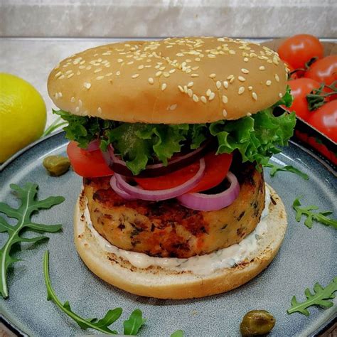 Salmon Burger With Lemon Sauce - Cook4yourself: Healthy recipes