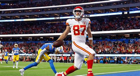 Kelce scores 3 touchdowns, Chiefs rally past Chargers 30-27 | Smirfitts Speech