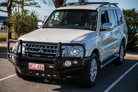 Mitsubishi Pajero White Facelift - mcc4x4