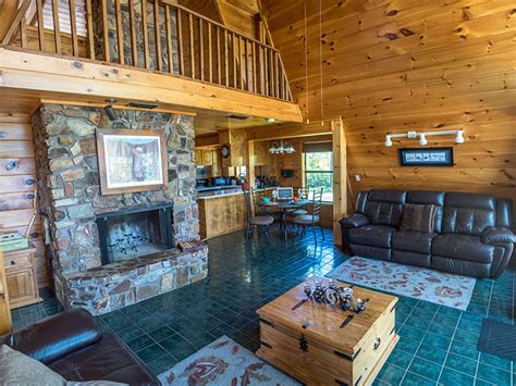 Sunrise Cabin the Great Room - Peckerwoodknob Cabins