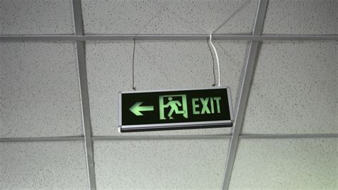 Exit sign with arrow image - Free stock photo - Public Domain photo - CC0 Images