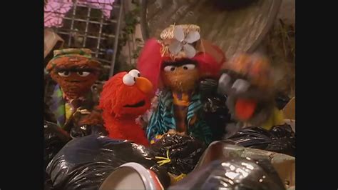 Video Examples for The Adventures of Elmo in Grouchland - TV Tropes