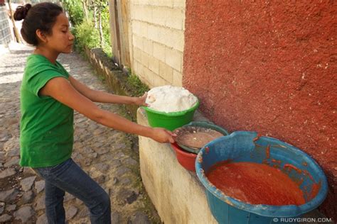 The Main Ingredients of the Guatemalan Chuchitos – AntiguaDailyPhoto.Com