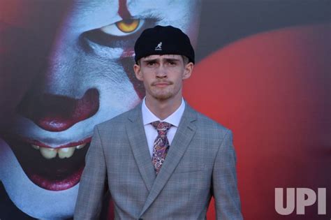 Photo: Logan Thompson attends the "It Chapter Two" premiere in Los ...