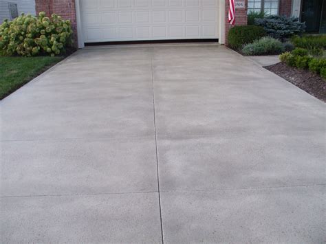 5 Signs it’s Time to Resurface Your Driveway