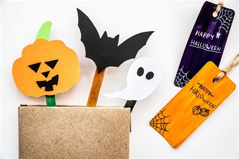 15 Easy Halloween Crafts Your Kid Will Love to Make | Birds and Blooms